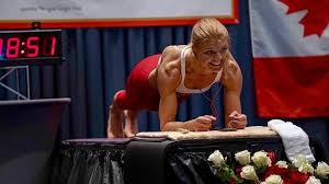 8 heures, 1 minute et 1 seconde en position de gainage. Elle Explose Le Record Du Monde Feminin De Gainage En Tenant 4h20 Le Huffington Post Life