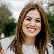 Lisa Walston's Instagram, Twitter & Facebook