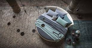 Il letto rotondo è un mobile che appare molto bello esteticamente e che sicuramente non passa inosservato se viene messo in una camera che presenti. 35 Particolari Modelli Di Letti Rotondi Matrimoniali Mondodesign It