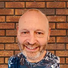 Toni Fellows's Instagram, Twitter & Facebook