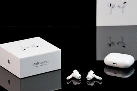 Apple airpods pro, kabelloses ladecase, silikontips in 3 größen, ladekabel, beschreibung, ovp. Was Von Apple Auf Die Ohren Airpods Pro Frontrowsociety The Magazine