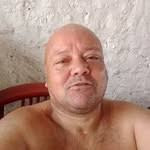 Robert Tosta's Instagram, Twitter & Facebook