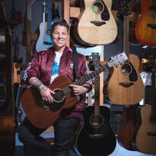 This is the list of 1 songs contained into the album. Kerstin Ott Live Special Guest Cora Komm Wir Fahren Nach Amsterdam In Zeulenroda Am So 05 09 21 18 00 Seestern Panorama Arena Musikhaus Schlaile Karlsruhe