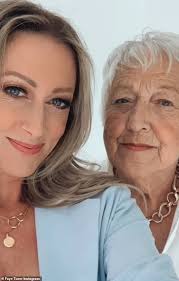 Faye Tozer breaks down as she talks about her late mother Dorothy