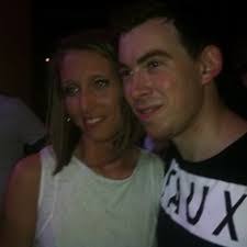 Elizabeth Will's Instagram, Twitter & Facebook