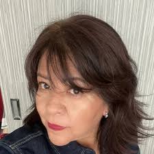 10 pesos al día, y hay 365:días, entonces 10 por 365, sería 3,650 al año,  aprende a multiplicar.