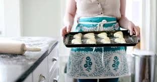 Both Broiling And Baking Use An Oven S Dry Heat To Cook Foods Although They Do So In Slightly Different Ways T Tasty Steak Recipe Steak In Oven No Cook Meals