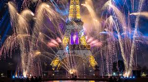 14-Juillet : qui sont les artificiers d'Arles qui vont illuminer la Tour  Eiffel ce soir ?