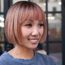 Most of the time they fall between the eyebrows and upper lids in length, but they can be worn. Blunt Bob Haircut With Fringe Bpatello