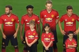 He has big figure as large as mou bu or larger. Mourinho S Red And Black Army Why The New Man United Kit Is A Shocker