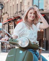 vespa おしゃれまとめの人気アイデア pinterest javier moroni スクーターガール ベスパ 女性