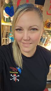 In McGowans at Bannerman Crossing and they are serving Corned Beef and  Cabbage as well as Bangers and Mash today! Happy St. Paddy's Day!☘️