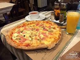 Amenajarea şi ambianţa sunt punctele forte amplificate de o pizza bine preparată, savuroasă, prezentată în mai mult de 20 de sortimente. Cea Mai BunÄƒ Pizza Din Cluj In 2021 Top Pizzerii Din Cluj