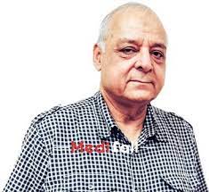 In 1944, he entered the official radio station as reciter where he made his first recitation on 16 february 1944. Profile Dr Khalid Ahmed Khalil