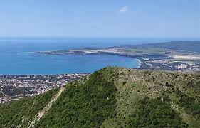 Airlines and destinations ‹the template airport destination list is being considered for deletion.› Gory Gelendzhika