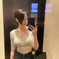 余苗苗yumiaomiao على X: 有什么想不通的事情就放一放，后面就再也想不起来了。 t.coZ7Me6Q4L3o  X