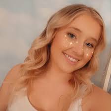 Rachael Lay (@rachaellay33)