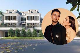 Raffi berterima kasih karena choi siwon sudah mampir ke rumahnya. 10 Potret Luasnya Rumah Raffi Ahmad Satu Kavling Garasi