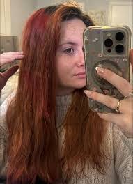 Lauren Bare's Instagram, Twitter & Facebook