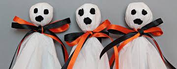 From glamorous ghouls to creepy crawlies, you won't want to miss this list of 50+ frightful and delightful diy ways to decorate your home for halloween. Quick And Easy Diy Halloween Decorations