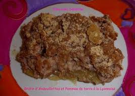 Un Gratin D Andouillettes Et Pommes De Terre A La Lyonnaise Recettes De Cuisine Alimentation Cuisine Et Boissons