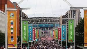 Videos show crowds of fans crashing through security barriers at the stadium. Uzzvgtsni3d18m