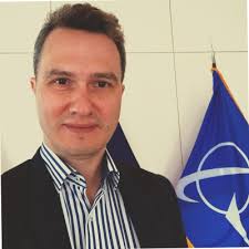 5 insights from $2.7B IPO + $100M exit & 20 years of building companies: 1/  Execution is not everything. Magnitude of your success is determined based 