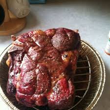 Chuck Roast 300 Cook Slow On Egg I Put It In Frozen It Was In The Egg For 4 Hours Big Green Egg Chuck Roast Egg And I