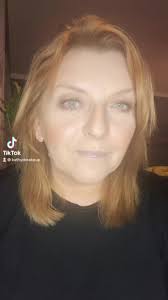 Akár a szájkontúrceruzával is kifestheted a szádat 👄