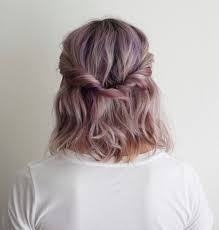 Half up half down bridal hairstyles for long hiar 29. 30 Easy Half Up Hairstyles That Ll Only Take Minutes To Achieve The Singapore Women S Weekly