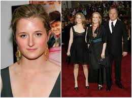 It would be an understatement to say meryl streep is well known in the entertainment industry. Meryl Streep Close Knit Family Husband Son 3 Daughters Bhw