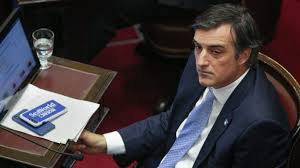 Bullrich was born and raised in the city of buenos bullrich began his political career in 2003 when he ran for city council for the recreate for growth. La Otra Historia De Lucha De Esteban Bullrich Por La Enfermedad De Su Hija Tn