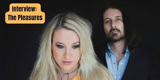 Melanie Dyer's Instagram, Twitter & Facebook