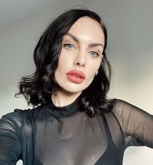 5,013 Likes, 154 Comments