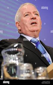 Commission fee hi-res stock photography and images