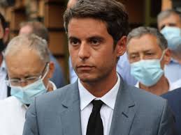 Attaque d'Arras: 179 élèves perturbent les hommages à Dominique Bernard,  Gabriel Attal exige l'exclusion de plusieurs dizaines d'entre eux