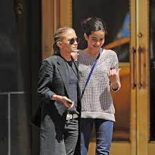 Pour les articles homonymes, voir sarkozy (homonymie). Mary Kate Olsen Bonds With Boyfriend Olivier Sarkozy S Young Daughter During Shopping Trip New York Daily News