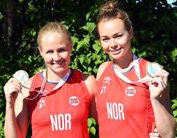 Two stars from norway's women beach handball team appeared on british television to explain the furor that has surrounded their decision to wear shorts at the recent european championships as. Sport Handball Historisk Em Gull For Oppsal Duo