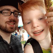 Can grass clippings be used as mulch for garden beds?