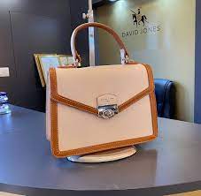 Avrupa'nın en renkli çanta koleksiyonu david jones, fransız çanta tasarımlarıyla paris modasını en geniş koleksiyon ve en uygun fiyatlarla davidjones.com.tr 'de sizlerle buluşturuyor. Davidjones Nova 2020 Prodaja Torbi I Novcanika Facebook