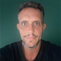 300+ perfiles de «Luke Castro»