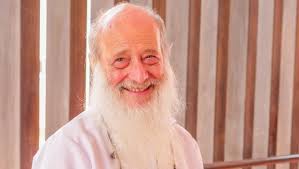 Flor María Rigoni, il sacerdote italiano voce dei migranti e dei rifugiati