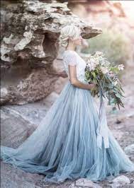 20 Gorgeous Dip Dye Wedding Dresses You Ve Ever Seen Wedding Dresses Lace Blue Wedding Dresses Wedding Dresses Unique