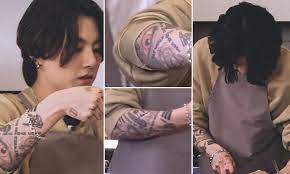 Korean Netizens Have Mixed Reactions To Jungkook S Arm Tattoos In 2021 Jungkook Arm Tattoo Jungkooks Arm Tattoo Jungkook Tattoo Arm