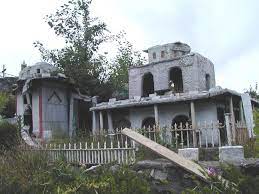 Holy Land Usa Is An Abandoned 18 Acre Park In Waterbury Ct Abandoned Theme Parks Abandoned Mansions Abandoned Places