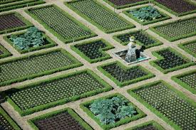 Potager Garden Design Ideas Geometric Garden Beds Symmetrical Layout Potager Garden Garden Design Vegetable Garden For Beginners