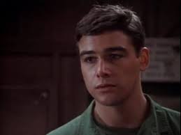 En su paso por la Serie "Tour of Duty" interpretando a William Griner en  1990.💖