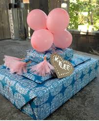 11 Unusual Gift Toppers That Look Really Good Gift Canyon Unique Gift Wrapping Gift Toppers Unusual Gifts