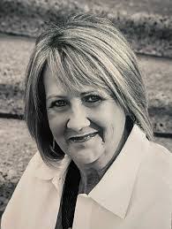 Adriana Capps's Instagram, Twitter & Facebook