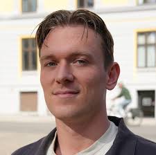 Henrik Mørk Business Management,Economics,Geography,Science private tutor